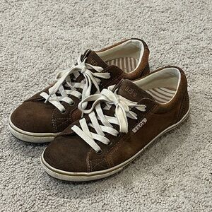 Taos Footwear Retro Star Suede Sneakers